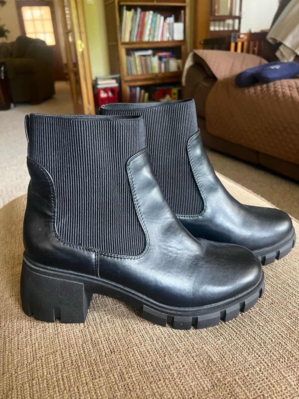 Black Chunky Chelsea Ankle Boots - Women Lov Mark 10 new
